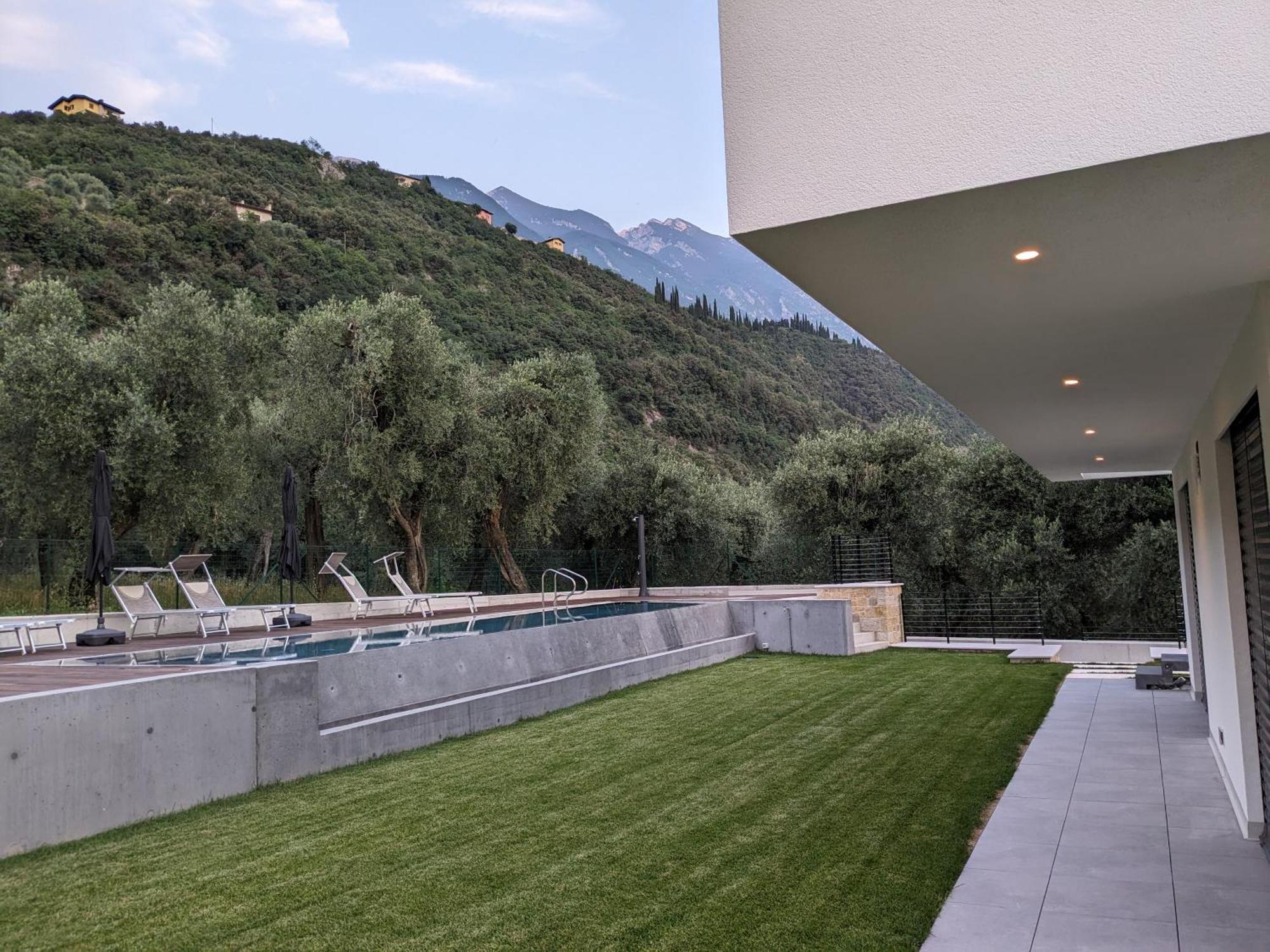 Olivo Luxury Apartments Malcesine Exterior photo
